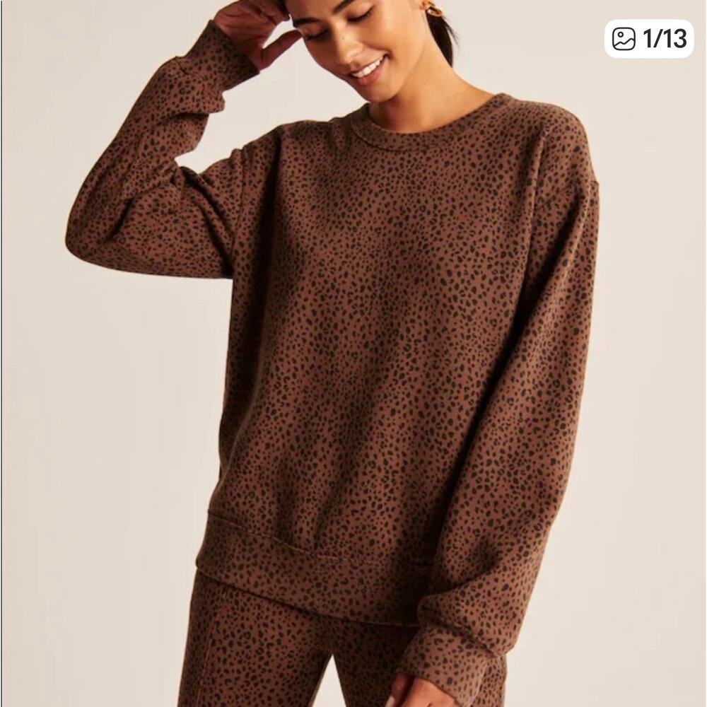 Abercrombie & Fitch Soft AF Leopard Crewneck Sweatshirt Women's Size S